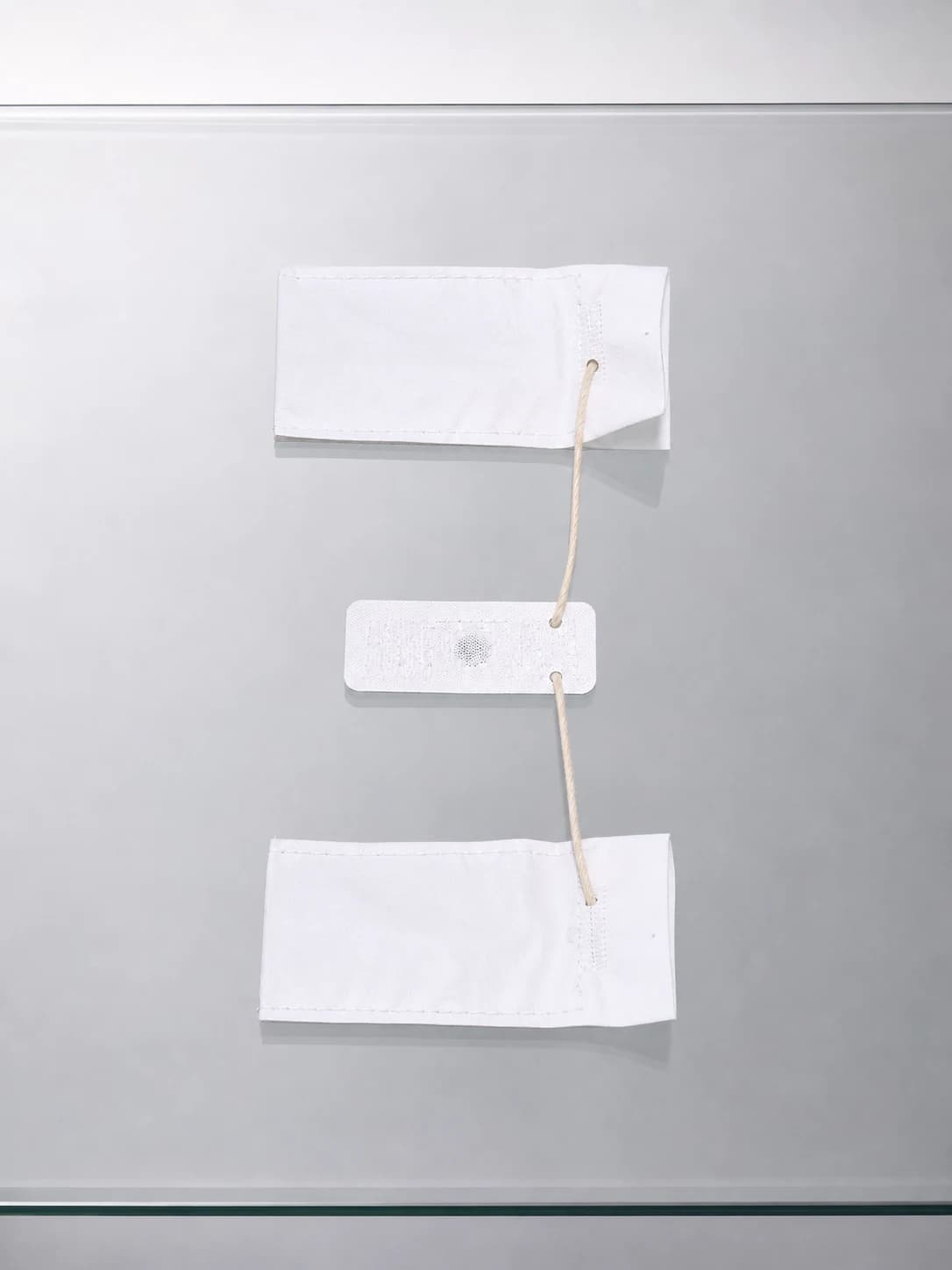 带可复用 RFID 芯片的织物吊牌